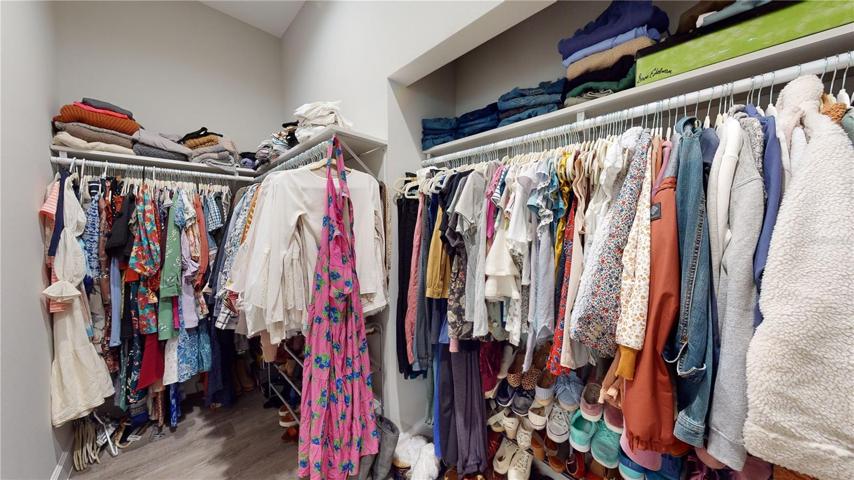 Master suite walkin closet