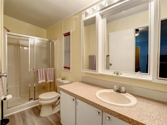 Ensuite master bathroom