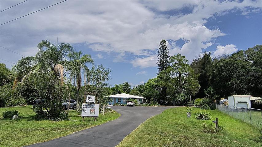 Street entry to property- business