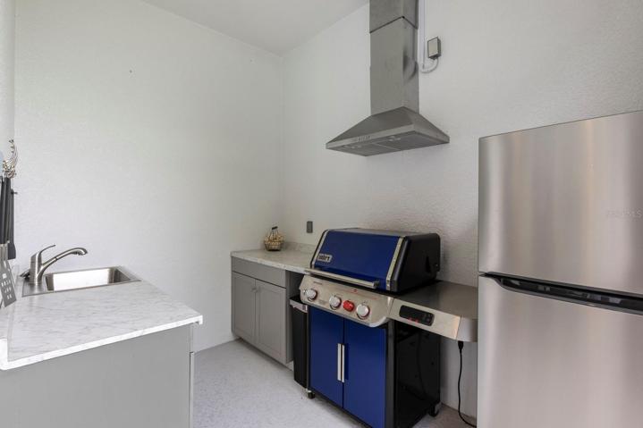 Outdoor Kitchen
