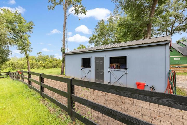 Horse Barn & Stable
