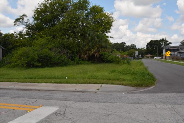 40 104 Lot Level on a corner with sidewalk