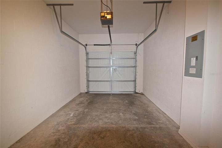 1 Car Garage