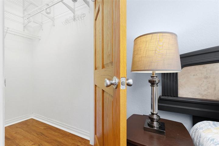 Walk-in Closet