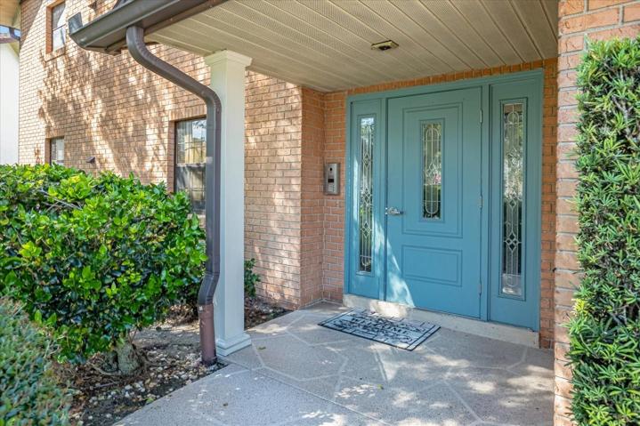 Building F- Private Entrance! 4 units only!