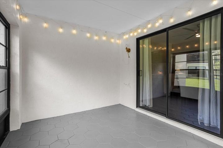 Sunroom/ Tile flooring