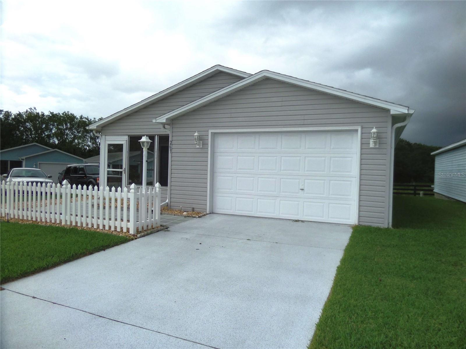 267 Montoya Drive, The Villages, Florida 32159, 2 Bedrooms Bedrooms, ,2 BathroomsBathrooms,Residential,For Sale,MONTOYA,O6131815
