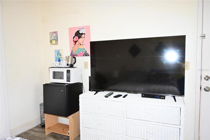 Studio Amenities