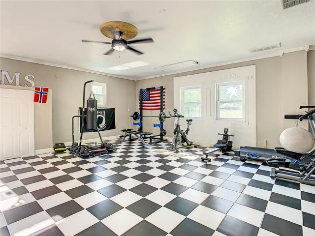 Home Gym, Central Air separate thermostat