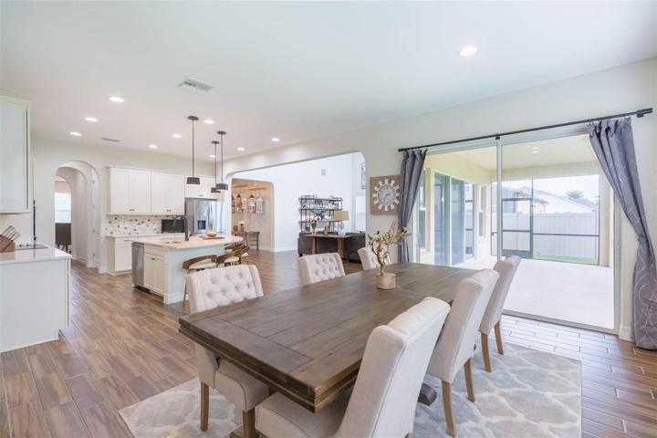 eat in dining space