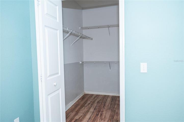 Walking closet