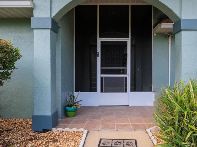 Front entrance with birdcage