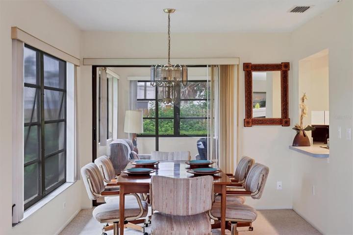 DiningRoom looking into enclosed Lanai
