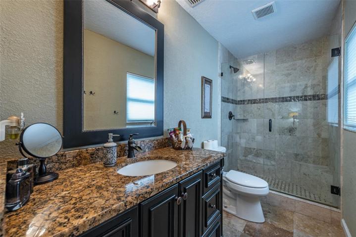 Owner's Full Bathroom