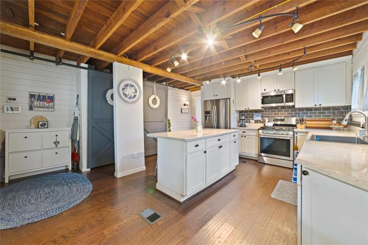 KITCHEN.