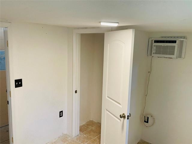Bonus Room Closet