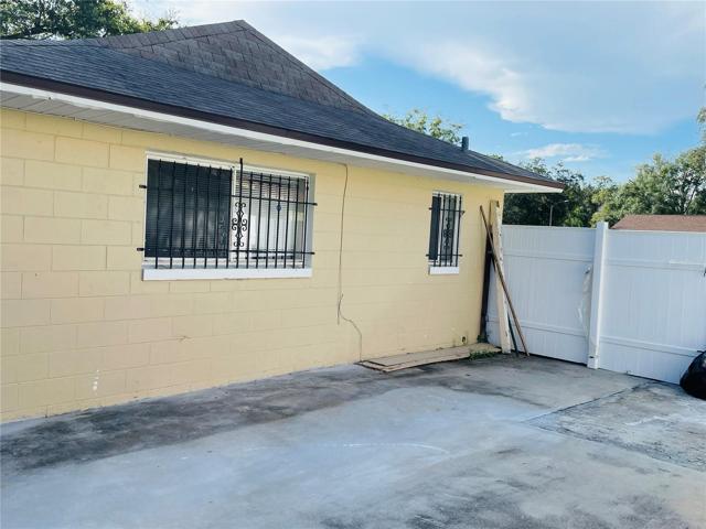 Side patio
