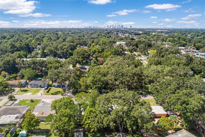 Close to Downtown Tampa!!
