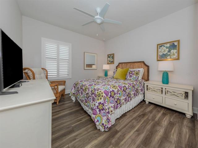 Guest Bedroom With En Suite Bath