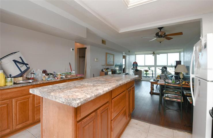 Imagine preparing meals while enjoying the panoramic views!