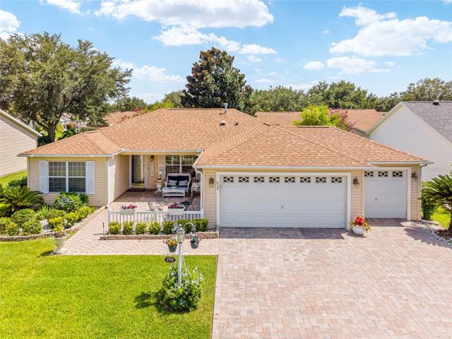 BOND PAID AND NEW ROOF ON THIS BEAUTIFUL TURNKEY 3/2 AMARILLO WITH 2-CAR + GOLF CART GARAGE!