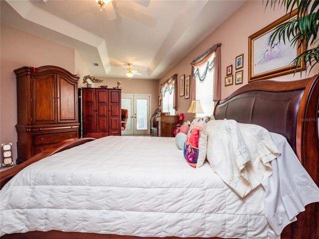 MASTER BEDROOM TOWARDS LANAI