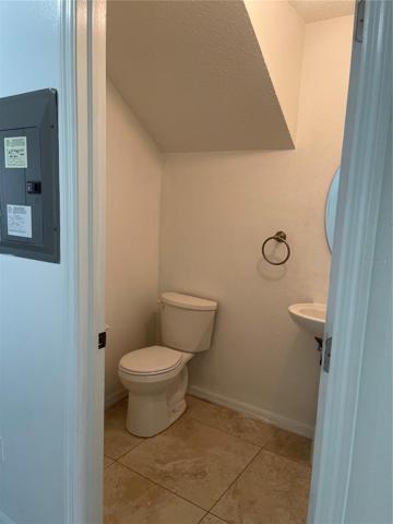 Half bahtroom