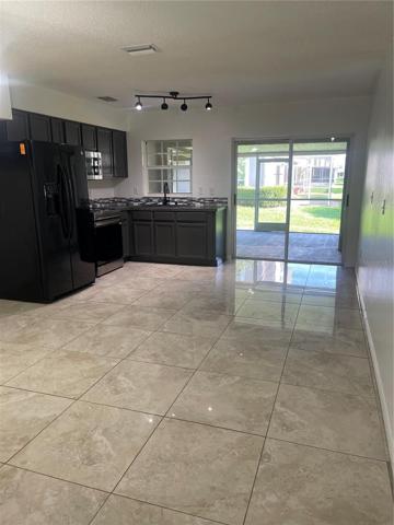 Spacious kitchen