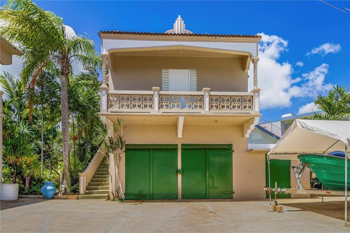 Apartment unit 1 /garage
