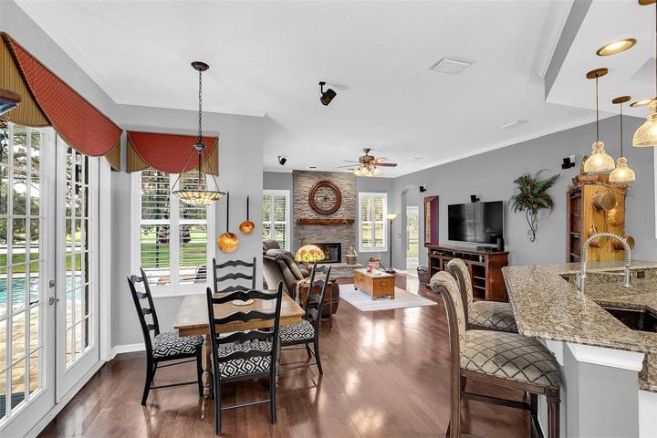 Breakfast nook