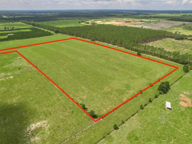 Bridle trails throughout this equine friendly community
