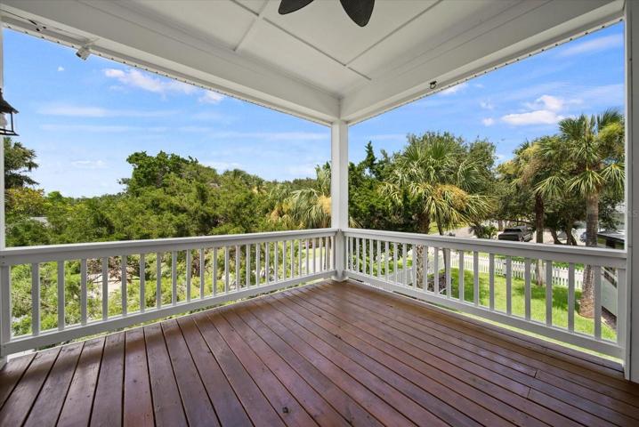 Upper deck off kitchen and living area