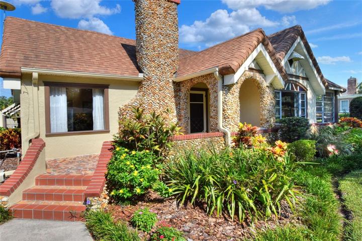 Beautiful Front Entry...Notice the Arches