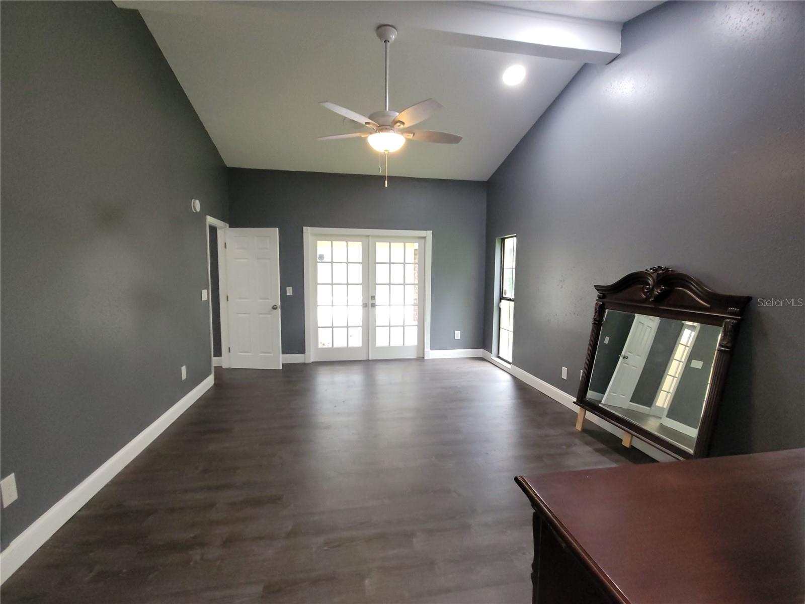 vaulted ceiling and more!!!