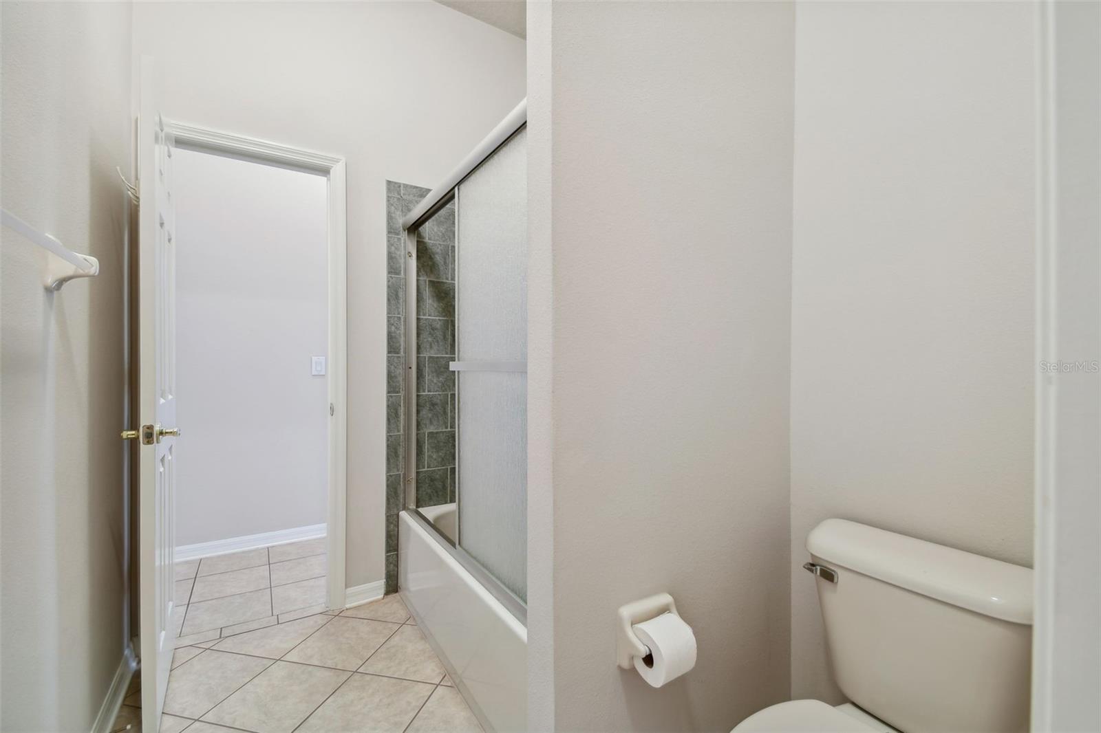 Double entry guest bathroom 3
