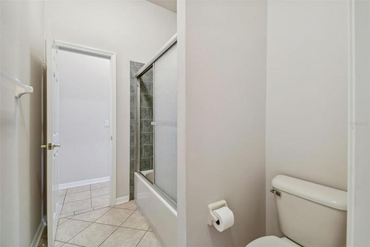 Double entry guest bathroom 3