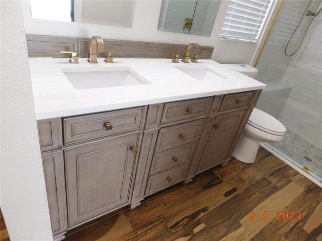 Master double vanity