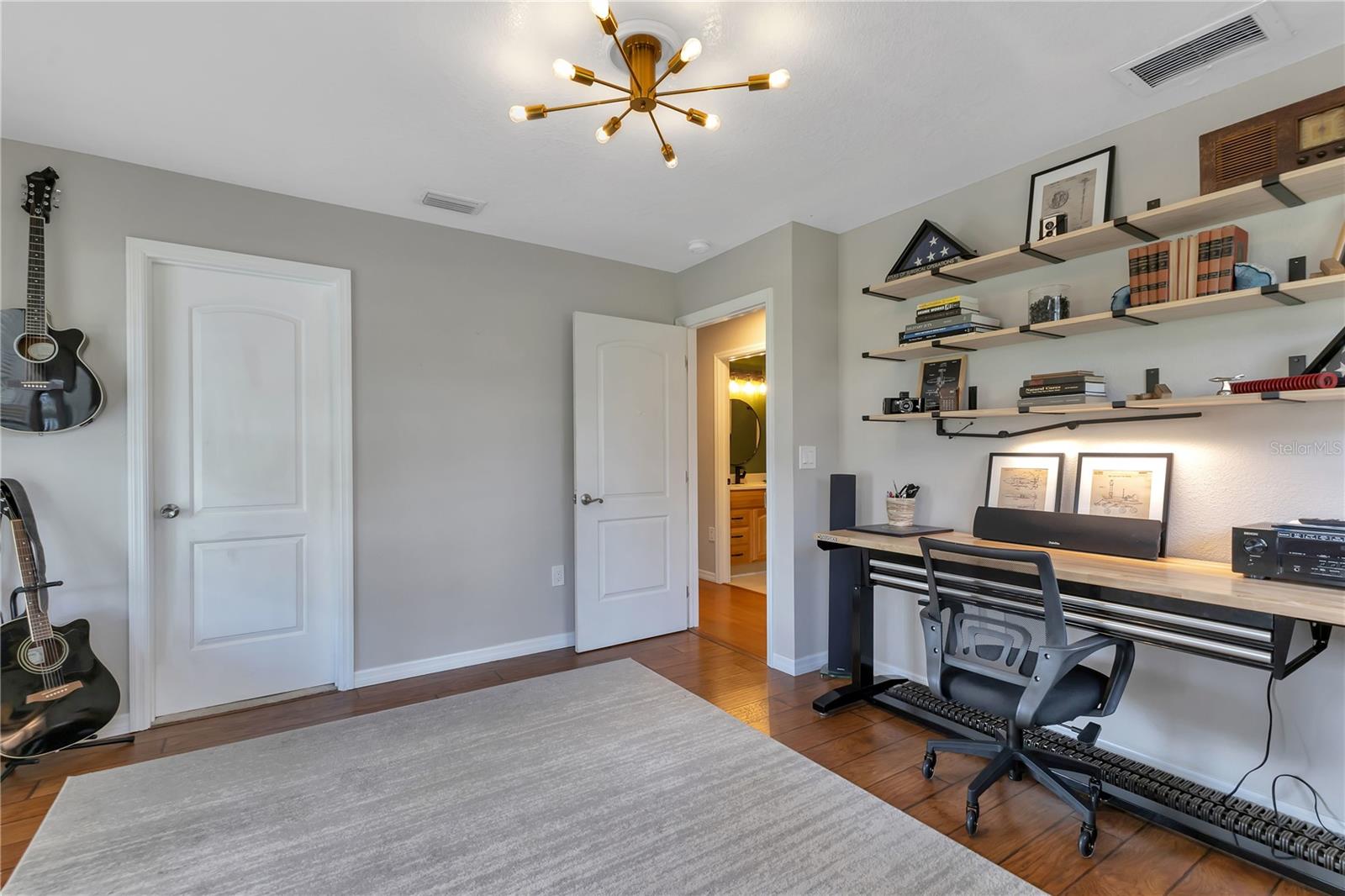 Guest bedroom