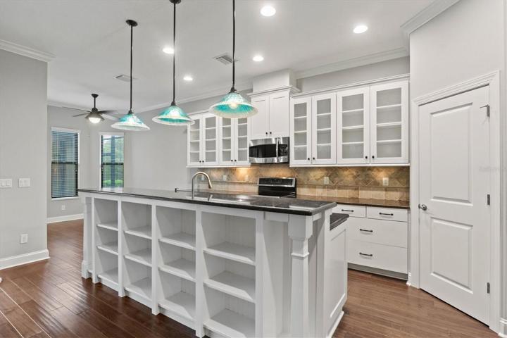 Kitchen &amp; Breakfast Room