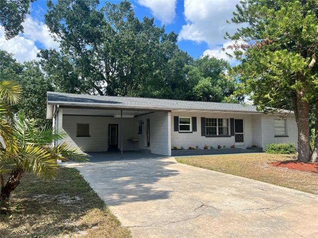 Oversized corner lot