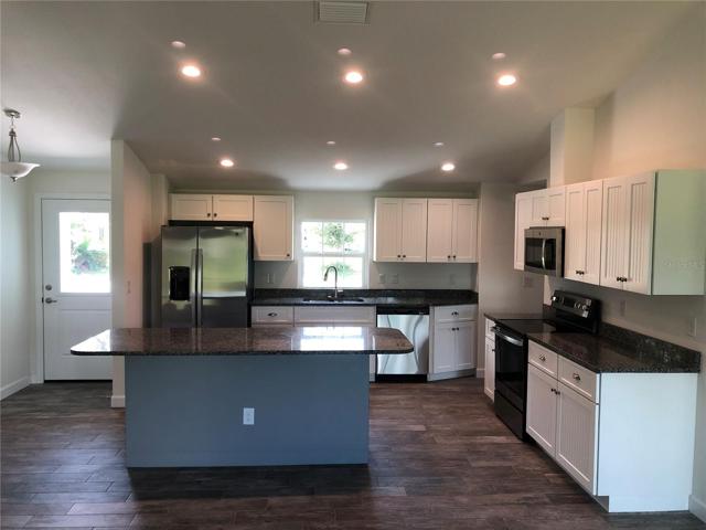 kitchen & island