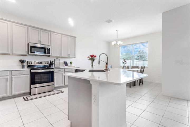 Kitchen - Dining Room Combo