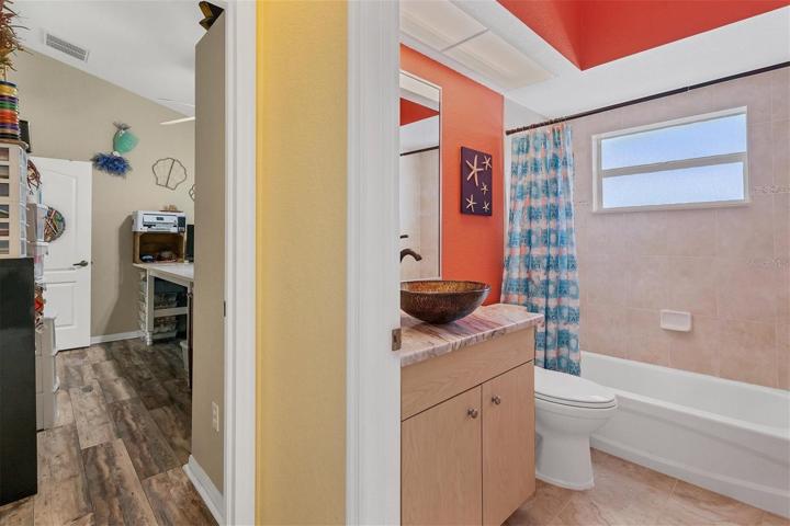 Guest bathroom 3