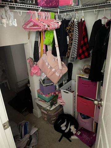 room 4 walk in closet