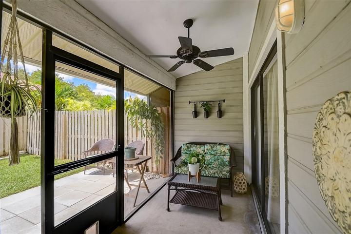 Screened in Lanai