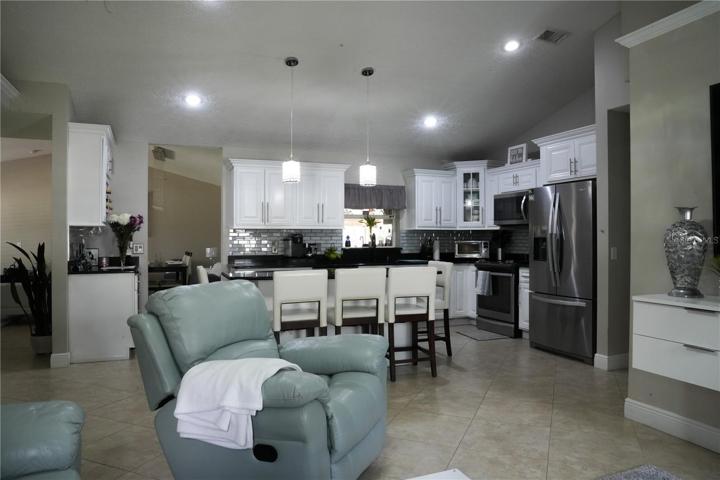 KITCHEN/FAMILY ROOM