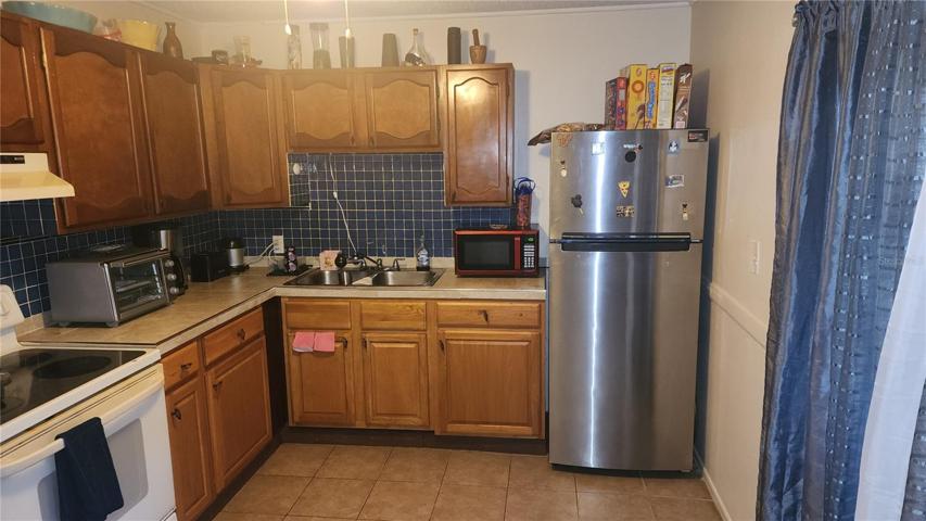Unit 19: Kitchen (fridge 2022)
