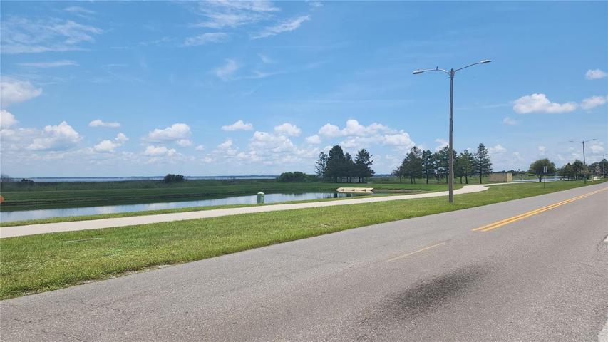 Lakefront park biking/walking trail