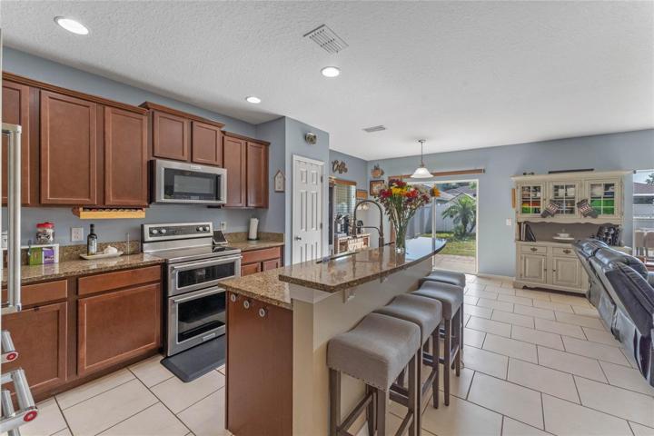 Kitchen/Family(Living)
