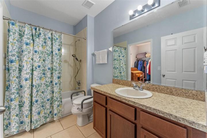 Guest Suite Full Bath and Walk in closet